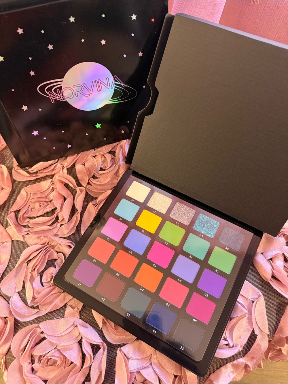 Vibrant 25-Color Eyeshadow Palette - Bright Multi-Color Makeup